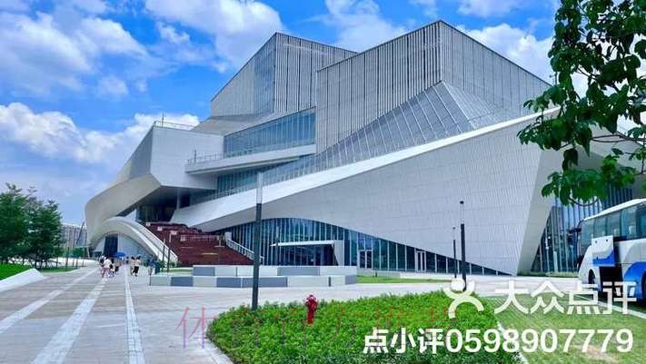 奥运冠军打卡广东美术馆